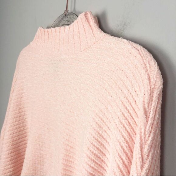 FOREVER 21 | Soft Peach Mock Neck Cropped Sweater Women’s Size Small - Picture 2 of 7